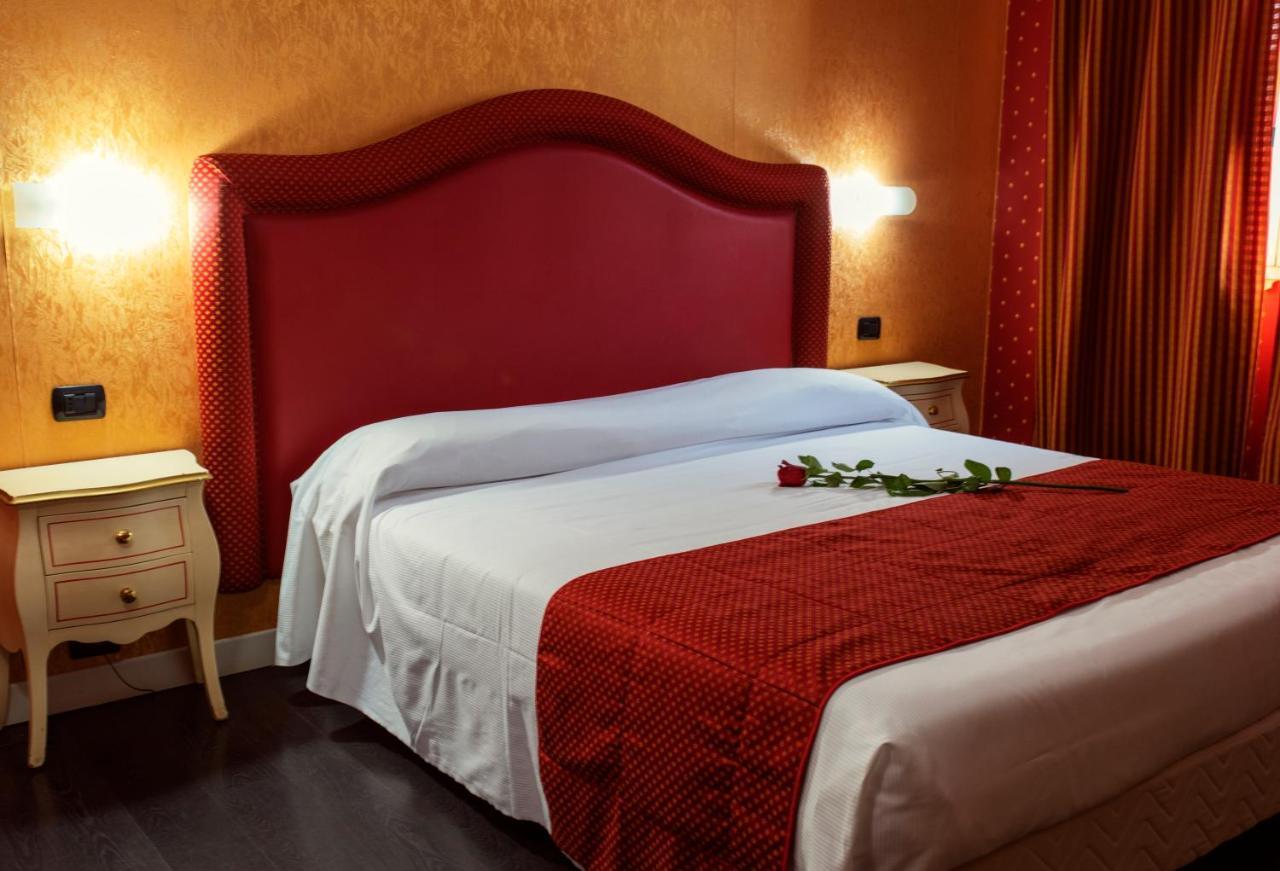 Hotel - Motel Flower Gropello Cairoli Εξωτερικό φωτογραφία