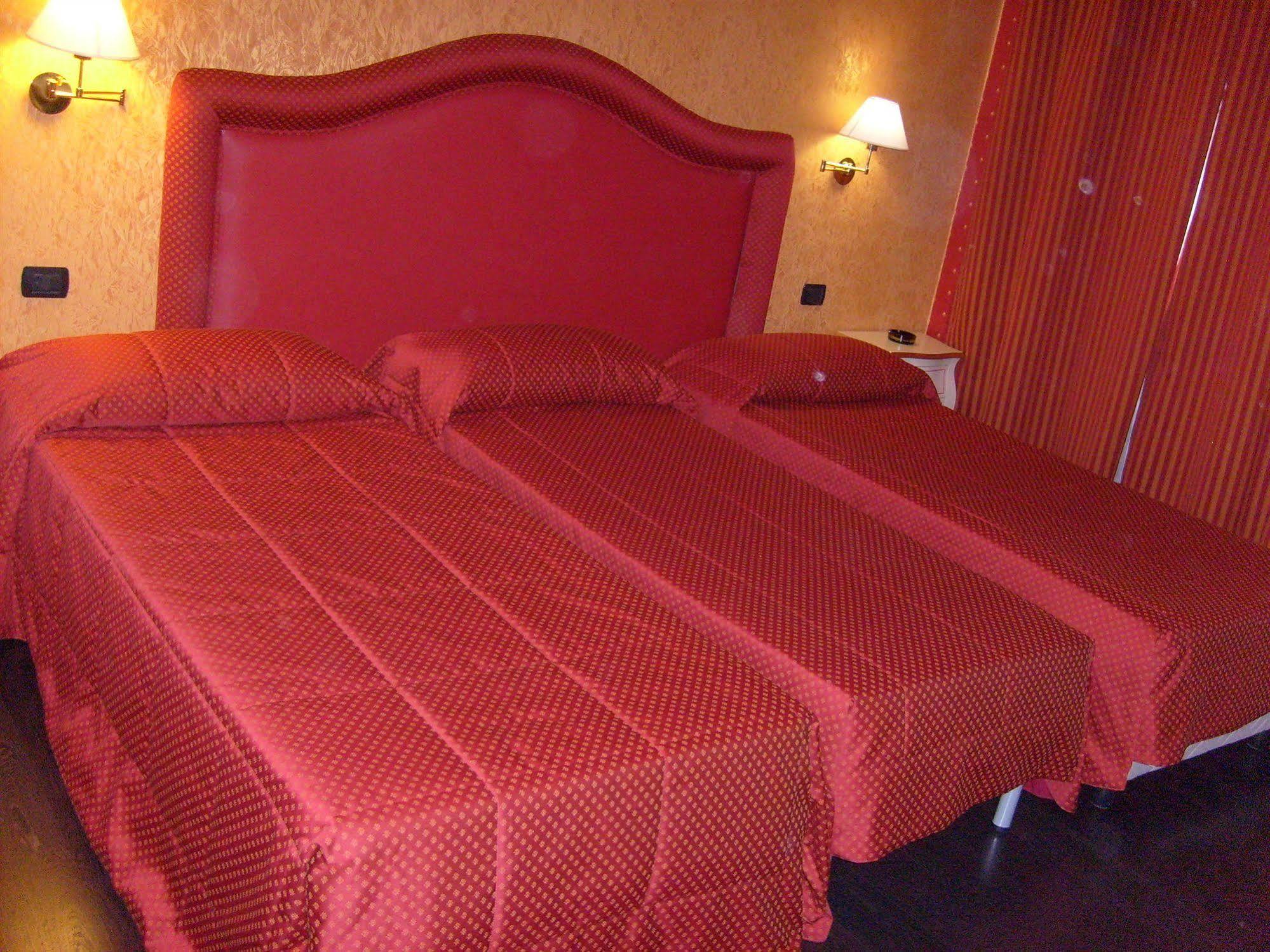 Hotel - Motel Flower Gropello Cairoli Εξωτερικό φωτογραφία