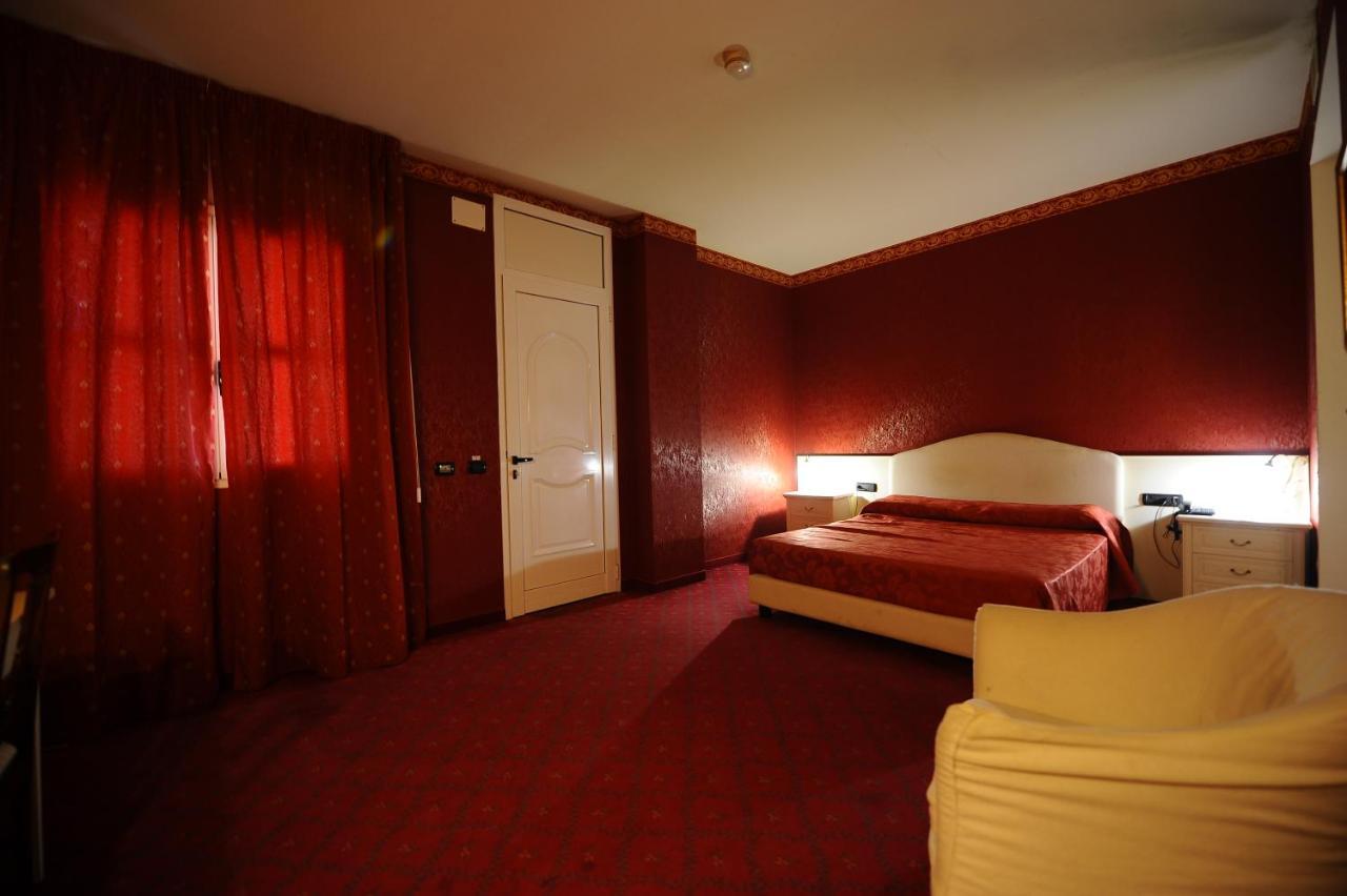 Hotel - Motel Flower Gropello Cairoli Εξωτερικό φωτογραφία